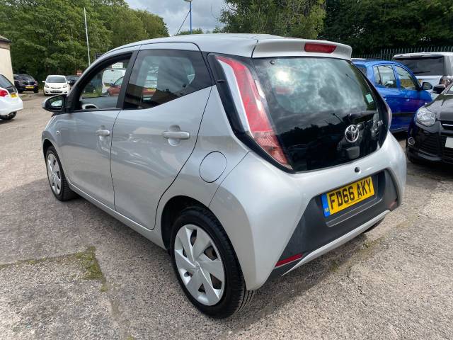2016 Toyota Aygo 1.0 VVT-i X-Play 5dr