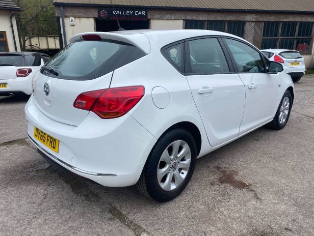 2015 Vauxhall Astra 1.6i 16V Design 5dr