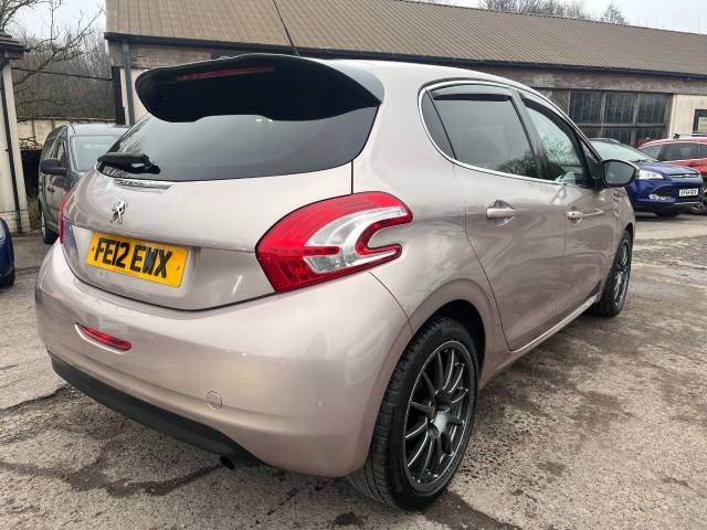 2012 Peugeot 208 1.4 HDi Allure 5dr