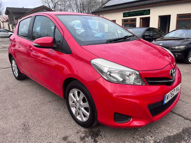 Toyota Yaris 1.33 VVT-i TR 5dr Multidrive S Hatchback Petrol Red